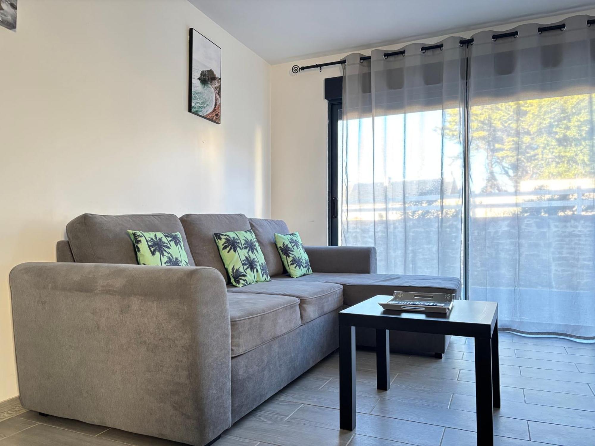Maison Omaha: Renovated Beachside Retreat With Garden And Ping Pong * Vierville-sur-Mer